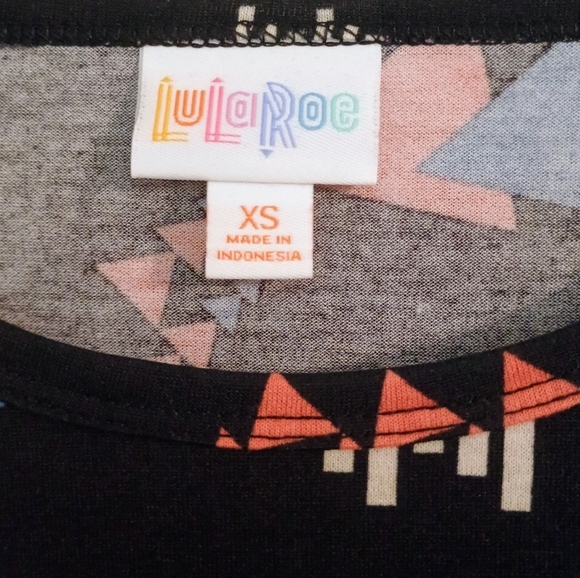 NWT LuLaroe Irma Tunic Black Coral Blue Geometric Design Oversized Size XS - Picture 3 of 6